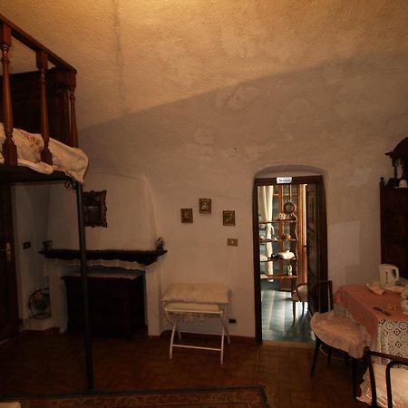 Le Petit Chateau Bed and Breakfast Dolceacqua Zewnętrze zdjęcie
