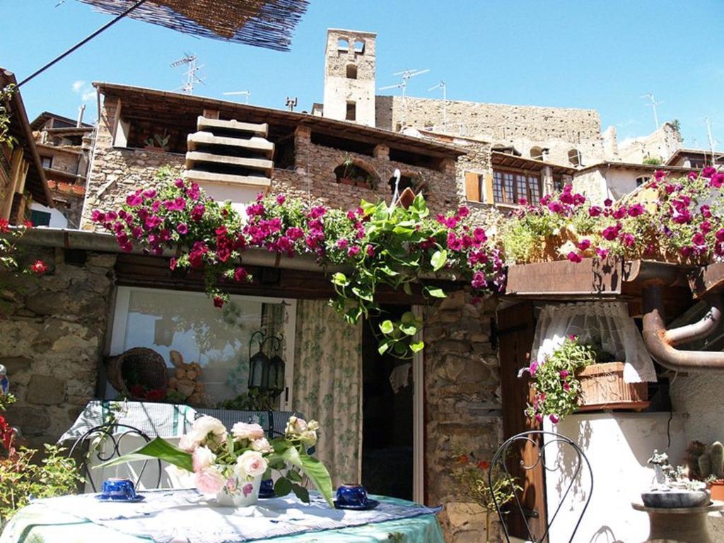 Le Petit Chateau Bed and Breakfast Dolceacqua Zewnętrze zdjęcie